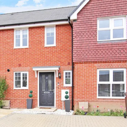 Rent this 2 bed townhouse on Blackthorn Road in Enham Alamein, SP11 6YS