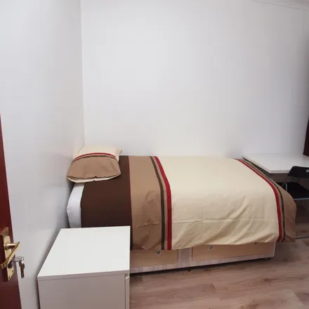 Rent this 5 bed room on Scales Road in Tottenham Hale, London