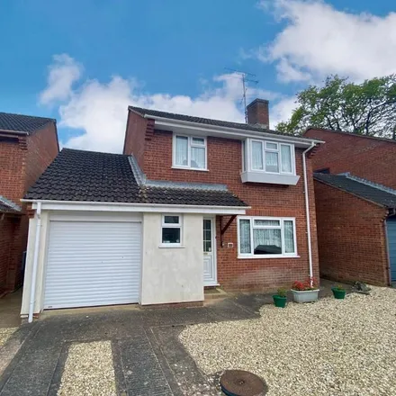 Rent this 3 bed house on Bluebell Avenue in Chettiscombe, EX16 6SX