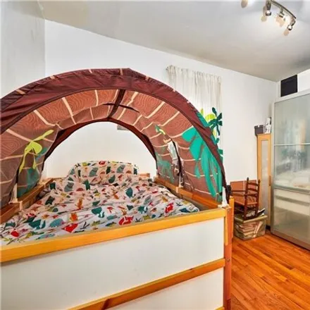 Image 7 - 1251 Decatur Street, New York, NY 11207, USA - House for sale