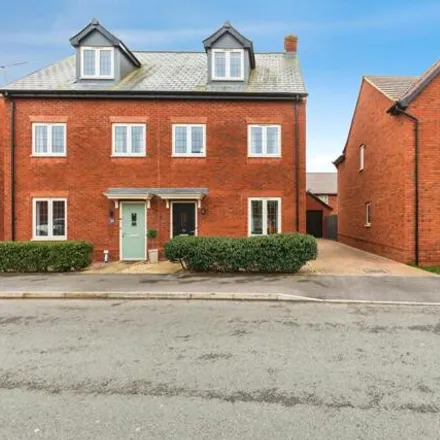 Buy this 3 bed duplex on 27 Bluebell Road in Tewkesbury, GL20 7FE