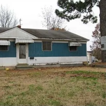 Buy this 3 bed house on 293 Carbon Road in Memphis, TN 38109