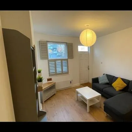Image 4 - Hing Lung, Sharrow Vale Road, Sheffield, S11 8ZL, United Kingdom - Townhouse for rent