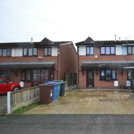 Buy this 3 bed duplex on York Street in Hollins, M26 2GL