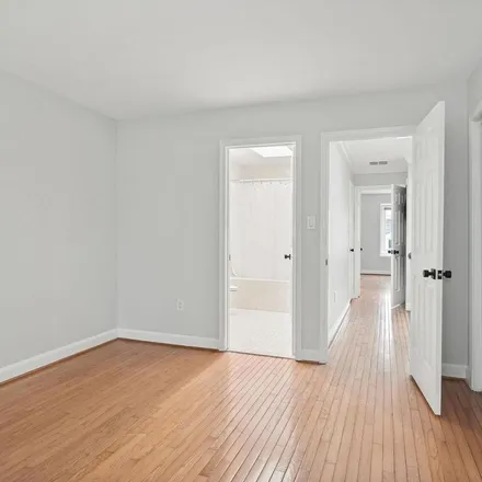 Image 3 - 5310 Connecticut Avenue Northwest, Washington, DC 20015, USA - Apartment for rent