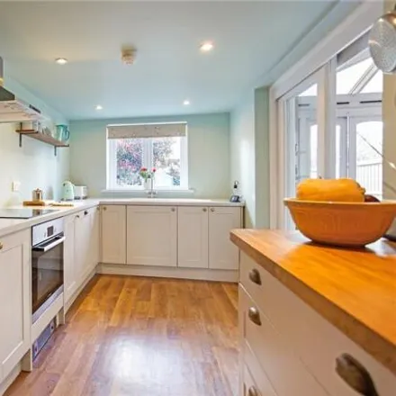 Image 2 - 44 Holmesdale Road, Reigate, RH2 0BQ, United Kingdom - Duplex for sale