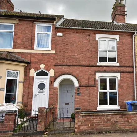 Rent this 2 bed townhouse on Argyll Club in 8 Argyll Street, Kettering