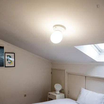 Rent this 8 bed room on Rua da Aliança in 4250-162 Porto, Portugal