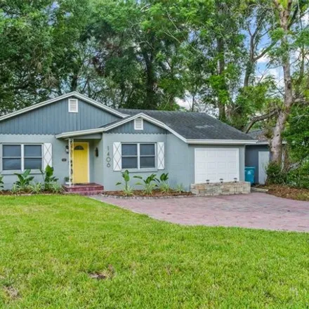Buy this 4 bed house on Jefferson Street in Orlando, FL 32803