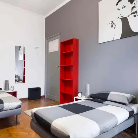 Image 3 - Viale Giovanni da Cermenate, 20136 Milan MI, Italy - Room for rent