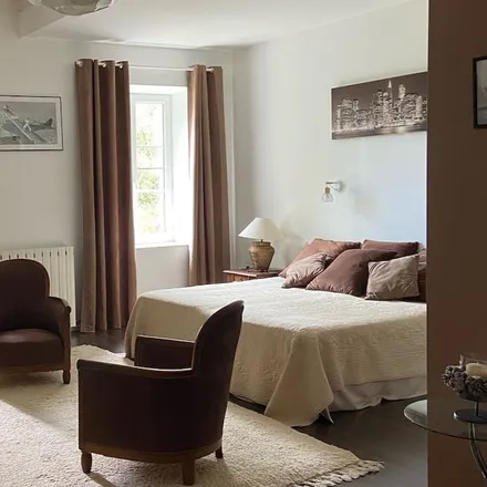 Rent this 5 bed house on 26240 Saint-Barthélemy-de-Vals
