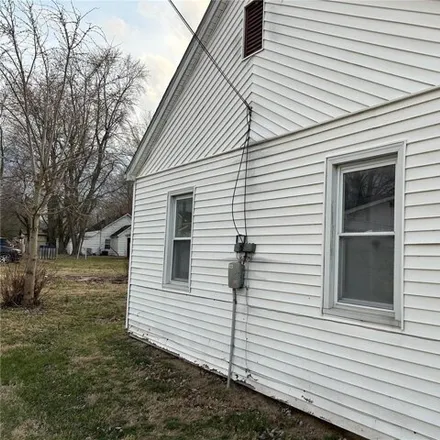 Image 2 - 124 West Hale Street, Goreville, Johnson County, IL 62939, USA - House for sale