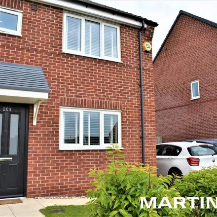 Rent this 3 bed duplex on Throstle Road in Thorpe-on-the-Hill, LS10 4HF