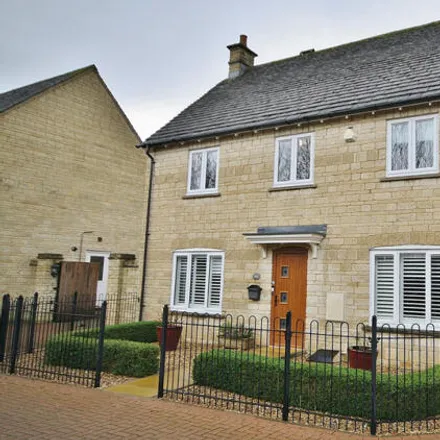 Buy this 4 bed house on Campion Way in Witney, OX28 1ES
