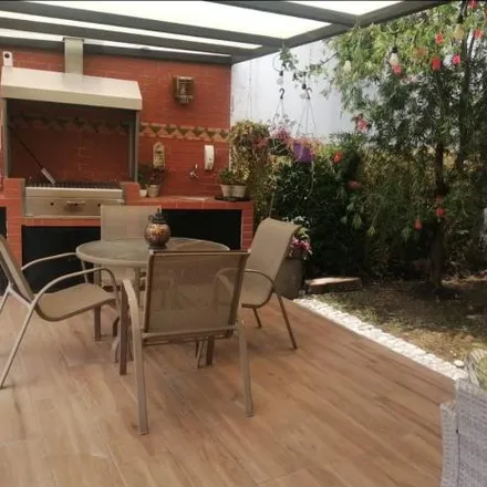 Buy this 2 bed house on casa 2 HD in Carlos Andrade Marín, 171101