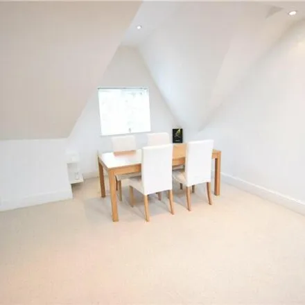 Image 4 - Windsor Court, Leeds, LS17 6SL, United Kingdom - Room for rent