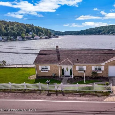 Buy this 2 bed house on Jonathans in 31 Lakeside Drive, Harveys Lake