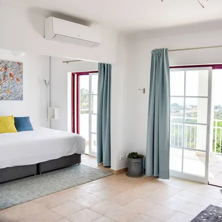 Rent this 3 bed apartment on Avenida de Portugal in 8500-291 Alvor, Portugal