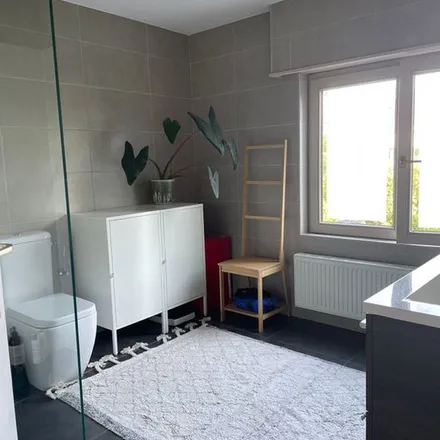 Rent this 3 bed apartment on Kardinaal Sterckxstraat 87 in 2530 Boechout, Belgium
