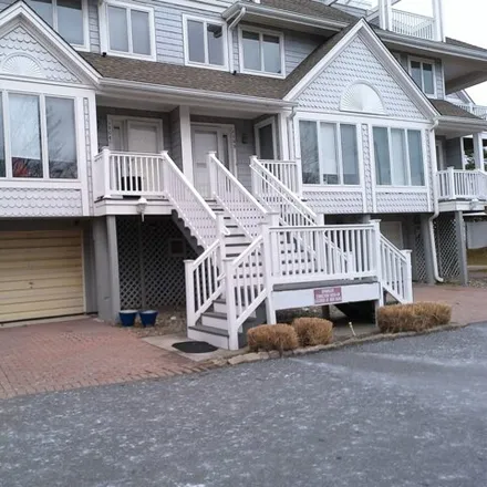 Rent this 3 bed condo on 1999 Bay Shore Boulevard in Ventnor Heights, Ventnor City