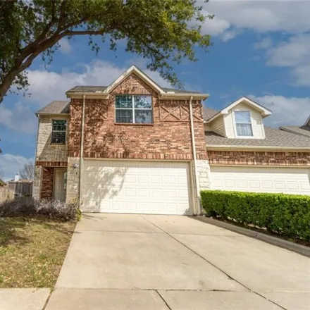 Image 2 - 2207 Ashwood Court, Carrollton, TX 75006, USA - Townhouse for sale