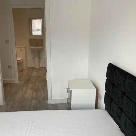 Image 7 - Orange Grove House, Wilmslow Road, Manchester, M14 6NW, United Kingdom - Apartment for rent