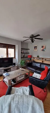 Rent this 1 bed room on 33 place Charles de Gaulle in 63400 Chamalières, France