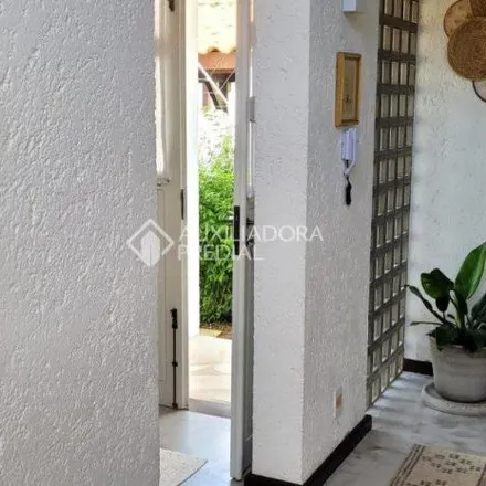 Rent this 4 bed house on Rua Angico in Campeche, Florianópolis - SC
