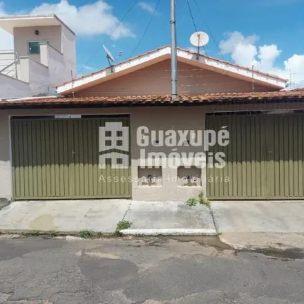 Buy this 2 bed house on Rua da Aparecida in Guaxupé - MG, 37800