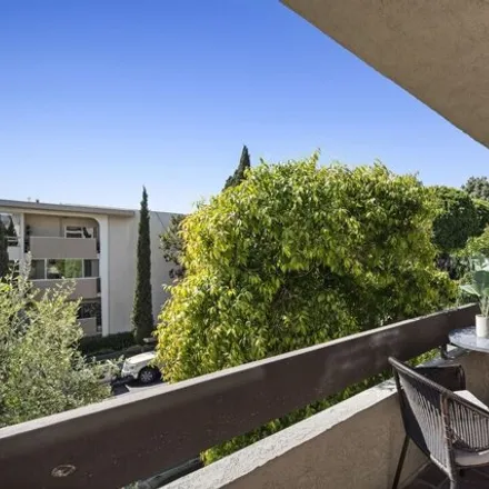 Image 5 - The Courtyards, 950 North Kings Road, West Hollywood, CA 90069, USA - Condo for sale