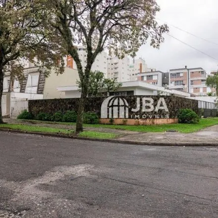 Buy this 3 bed house on Rua Menezes Dória 153 in Hugo Lange, Curitiba - PR