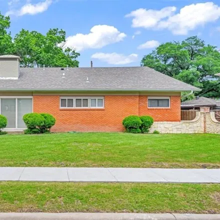Buy this 2 bed house on 234 Leda Drive in Dallas, TX 75218
