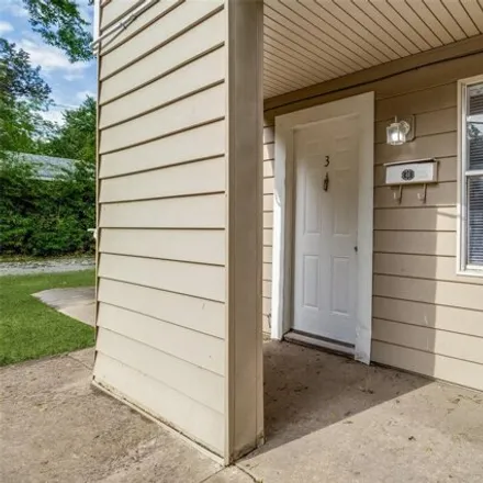 Rent this 1 bed house on 839 South Elm Street in Sherman, TX 75090