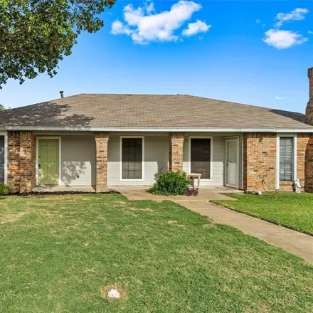 Image 1 - 5714 Westchase Drive, North Richland Hills, TX 76180, USA - House for rent