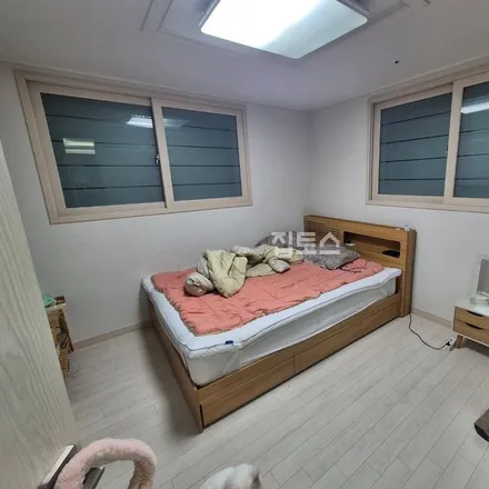 Rent this 2 bed apartment on 서울특별시 은평구 갈현동 515-15