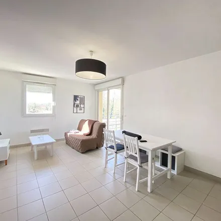 Rent this 2 bed apartment on 904 Avenue Cronstadt in 40000 Mont-de-Marsan, France