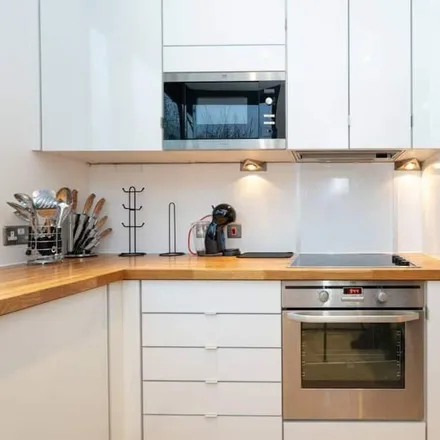 Rent this 2 bed townhouse on London in N1 1HW, United Kingdom