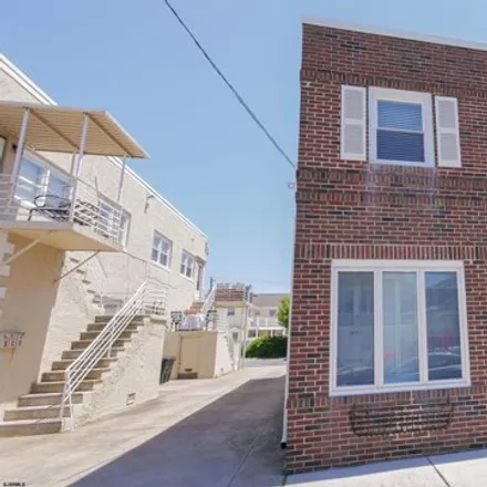 Rent this 3 bed apartment on Margate City Fire Department in South Washington Avenue, Margate City