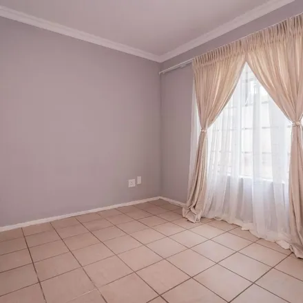 Image 5 - Coetzee Avenue, Roodepoort-Wes, Roodepoort, 1850, South Africa - Apartment for rent