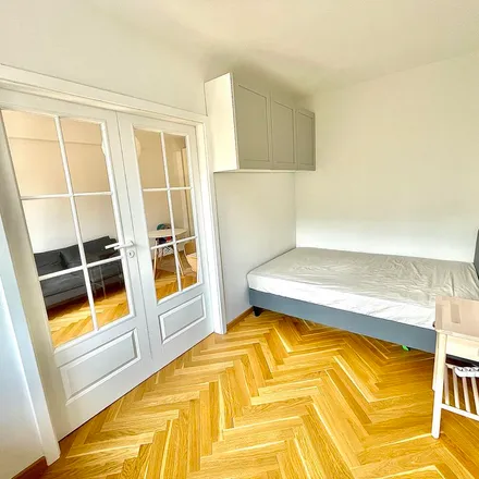 Image 4 - Hoża 40, 00-516 Warsaw, Poland - Apartment for rent