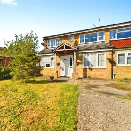 Buy this 3 bed duplex on Combe Road in Reading, RG30 4LA