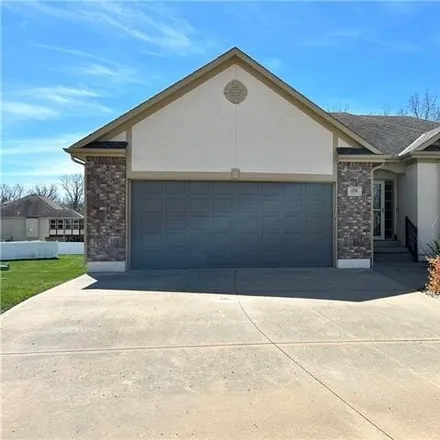 Image 1 - 1701 Northwest Asbury Court, Grain Valley, MO 64029, USA - House for sale