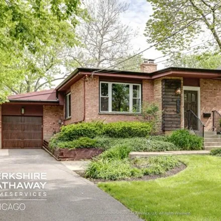Buy this 2 bed house on 1015 Bob-O-Link Road in Highland Park, IL 60035