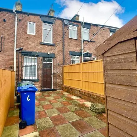 Image 9 - Keir Street, Barnsley, S70 2PD, United Kingdom - Townhouse for sale