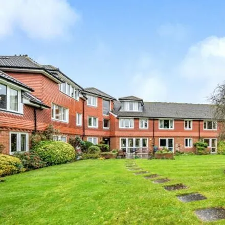 Buy this 2 bed apartment on West Court in Guildford, GU4 7JL