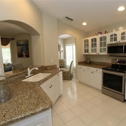Image 5 - 933 Carrick Bend Circle, Collier County, FL 34110, USA - Condo for rent