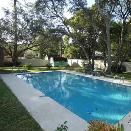 Image 2 - 749 East Yorkshire Drive, DeLand, FL 32724, USA - House for sale