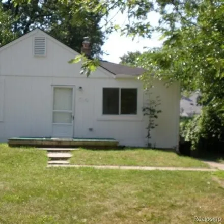 Rent this 2 bed house on 54 East Princeton Avenue in Pontiac, MI 48340
