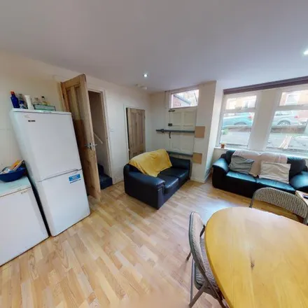 Image 4 - Pearson Grove, Leeds, LS6 1JD, United Kingdom - Apartment for rent