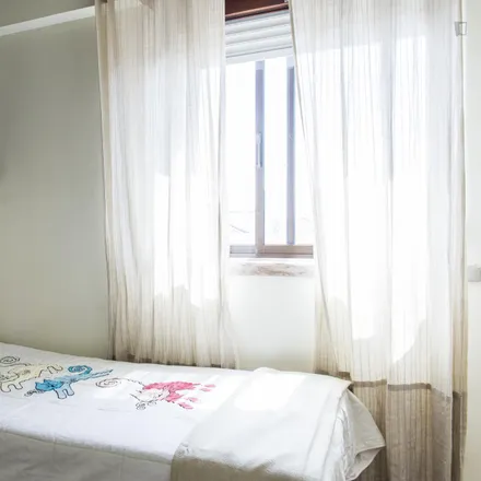Rent this 5 bed room on Santander Totta in Avenida do Brasil 38-A, 1700-071 Lisbon
